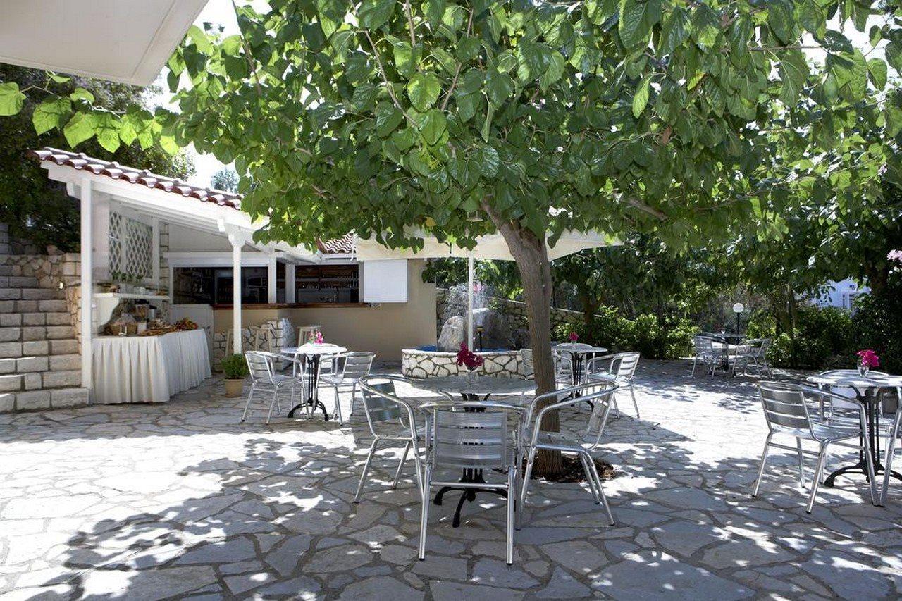 Dafnoudi Hotel Apartments Antipata  Exterior photo