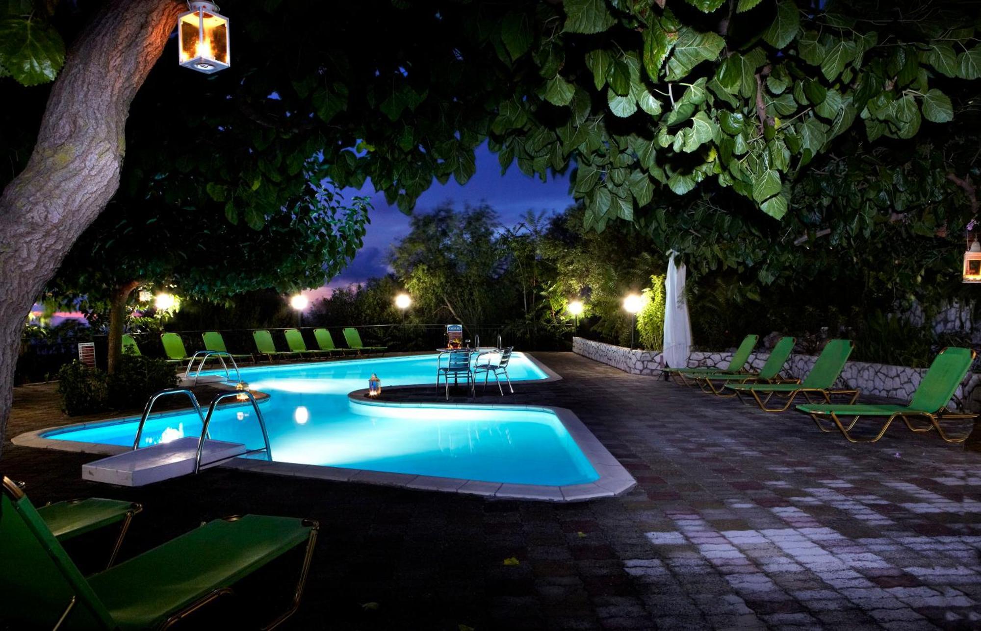 Dafnoudi Hotel Apartments Antipata  Exterior photo