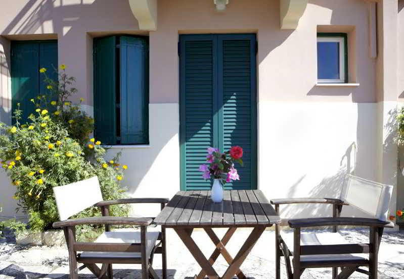 Dafnoudi Hotel Apartments Antipata  Exterior photo